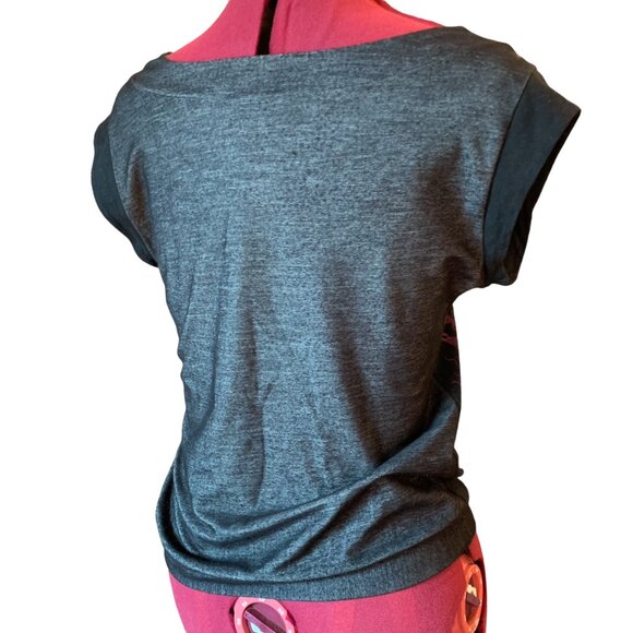 EVE LAVOIE - V neck grey black tees t-shirt with pink print - Medium - Picture 3 of 9